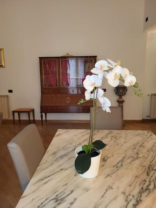 Tra Mare E Castello Apartment La Spezia Luaran gambar