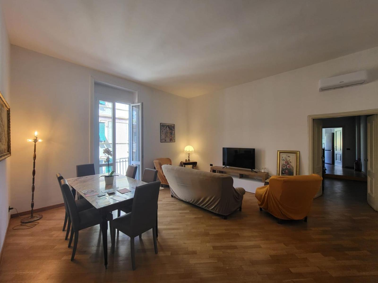 Tra Mare E Castello Apartment La Spezia Luaran gambar