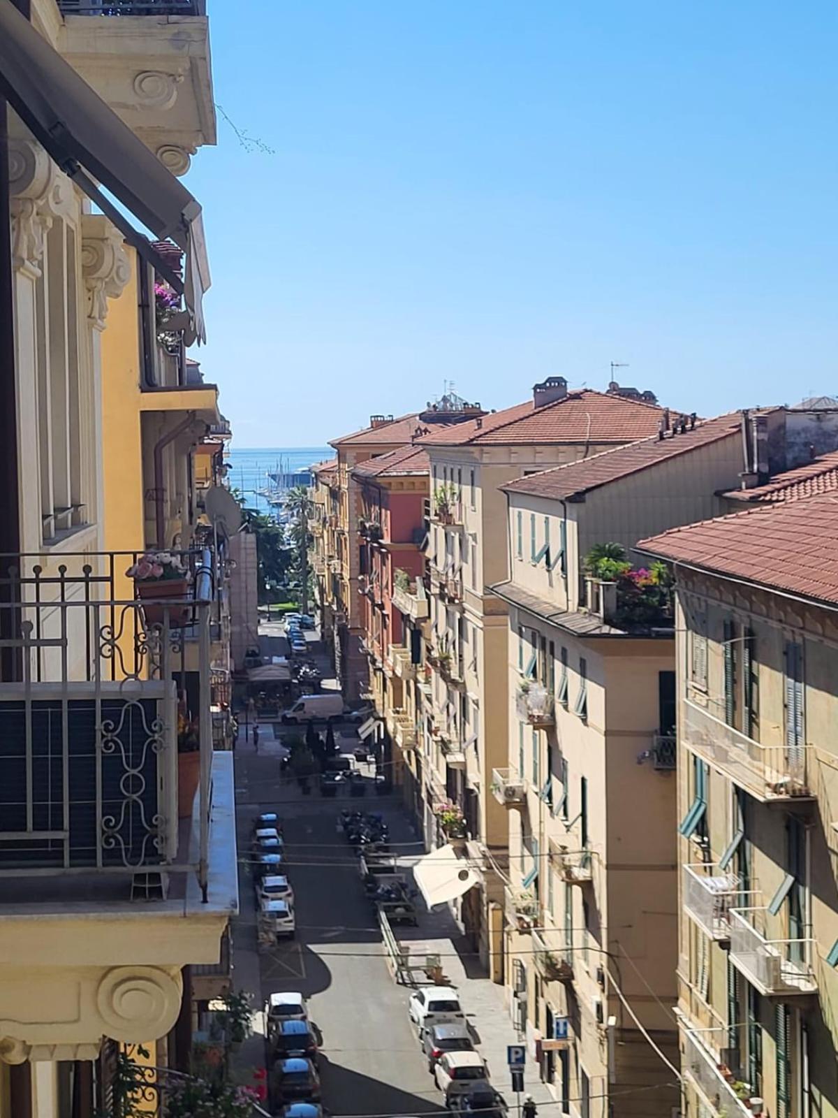 Tra Mare E Castello Apartment La Spezia Luaran gambar
