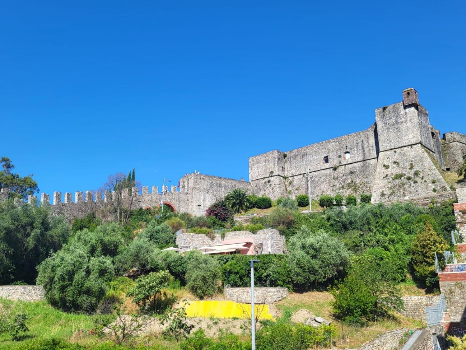 Tra Mare E Castello Apartment La Spezia Luaran gambar
